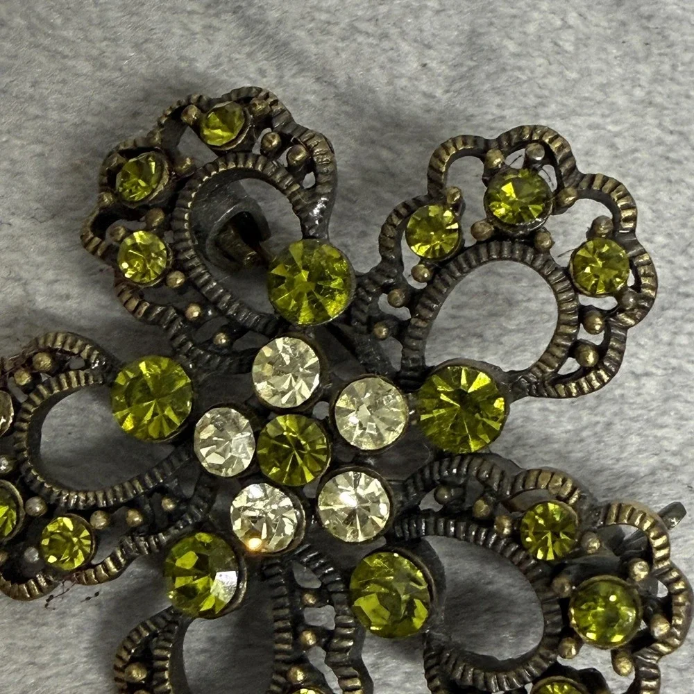 Green Rhinestone Flower Brooch Pin Antique Gold Tone Filigree Openwork Jewelry
